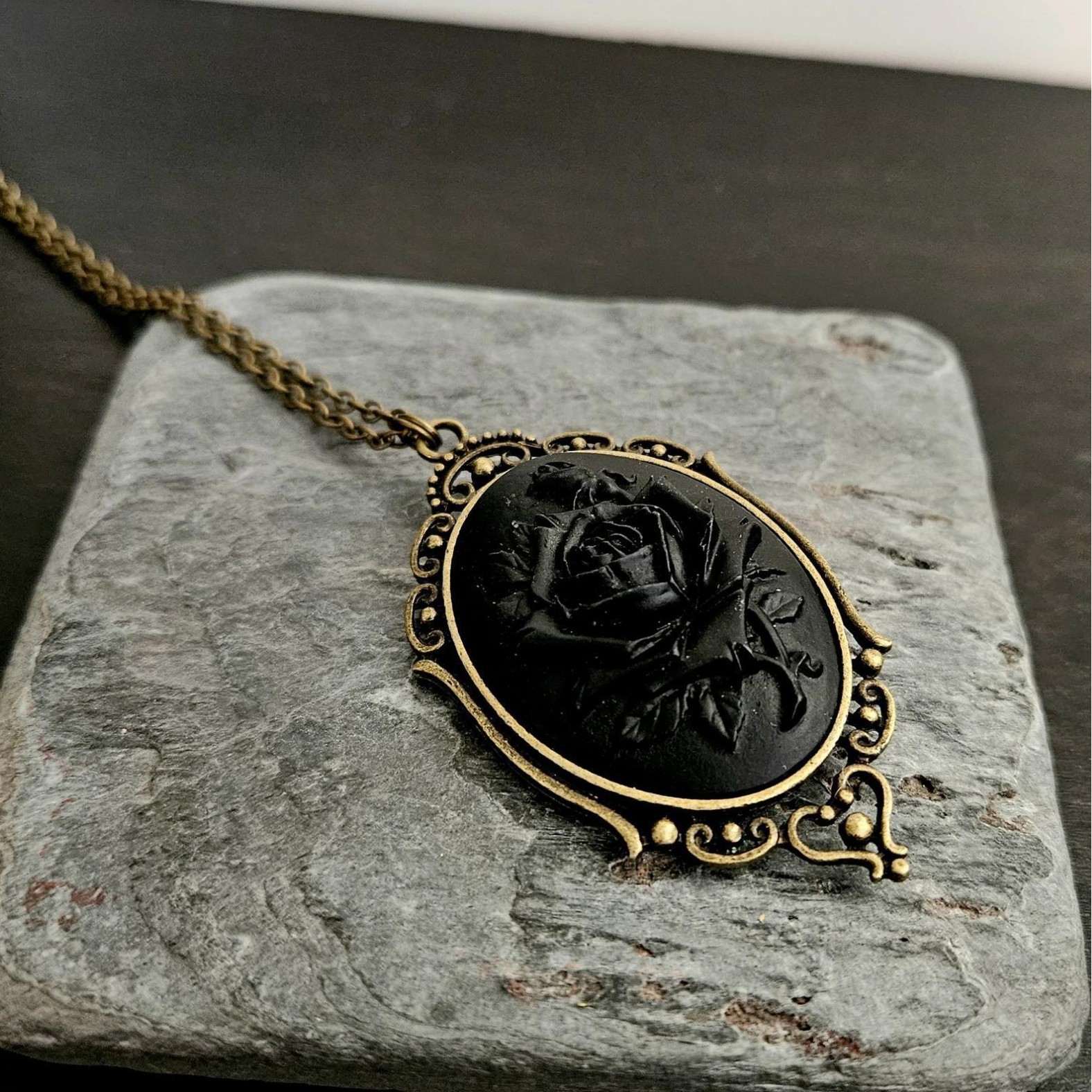 Retro and Trendy Oval Pendant  – Y2K Ethnic Fashion recenzja i cena