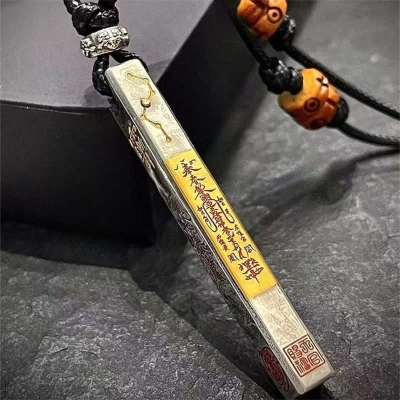 Five-way God of Wealth Pendant – Ethnic Fashion Way recenzja i cena