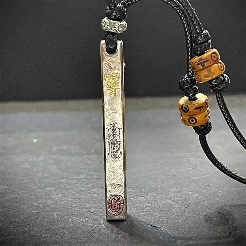 Five-way God of Wealth Pendant – Ethnic Fashion Way recenzja i cena