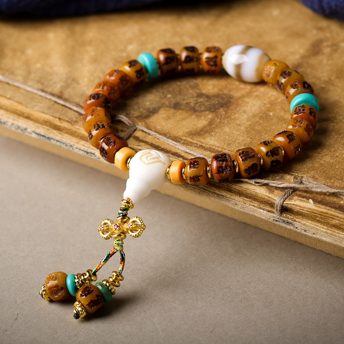 Bone Carved Six-Word Mantra Va – Ethnic Fashion Way recenzja i cena